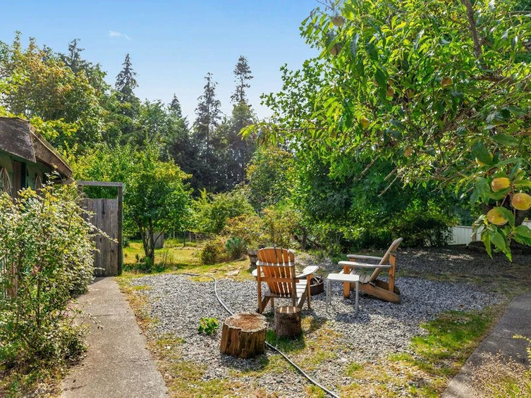 8019 Cooper Road, Halfmoon Bay, BC, V7Z 1A6 - 33