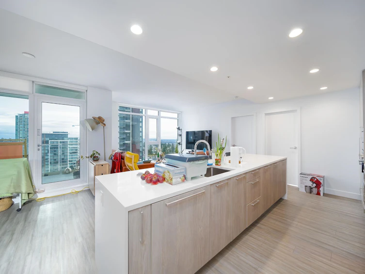 1601-6398 Silver Street, Burnaby, BC, V5H 0K7
