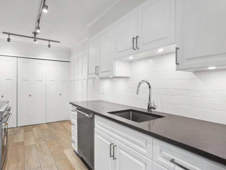 402-1420 Duchess Avenue, West Vancouver, BC, V7T 1H8 - 6