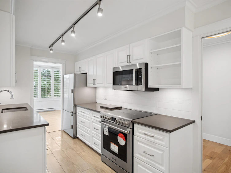 402-1420 Duchess Avenue, West Vancouver, BC, V7T 1H8 - 3