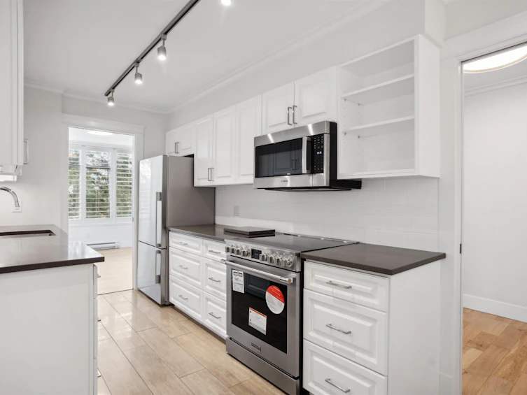 402-1420 Duchess Avenue, West Vancouver, BC, V7T 1H8 - 4