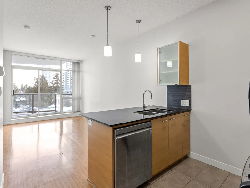 605 - 13399 104th Avenue, Surrey BC V3T 0C9