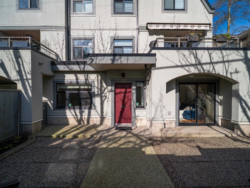 1 - 888 W 16th Street, North Vancouver BC V7P 1R3