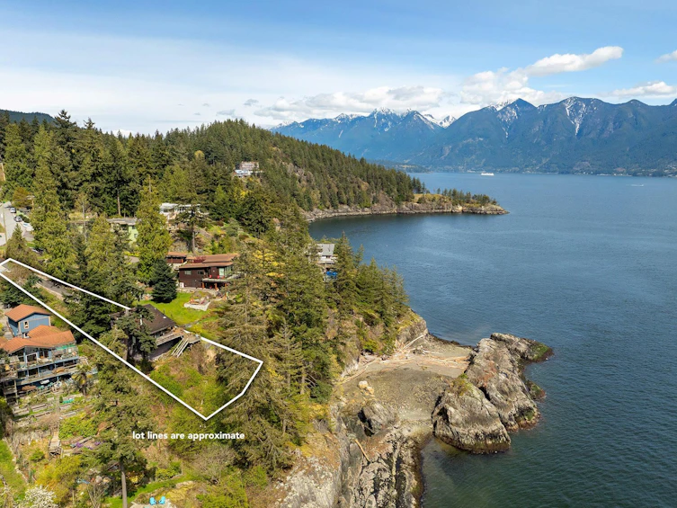 825 Hummingbird Lane, Bowen Island, BC, V0N 1G1 - 2