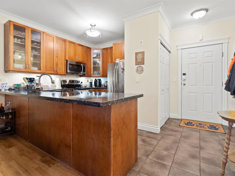 107-2109 Rowland Street, Port Coquitlam, BC, V3C 6J4 - 4