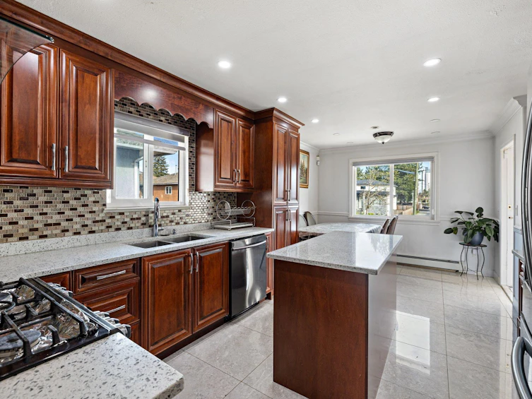 9638 131 Street, Surrey, BC, V3T 3P3 - 2