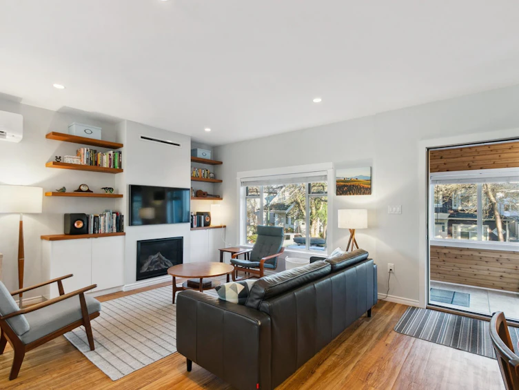 5023 Windsor Street, Vancouver, BC, V5W 3H6 - 4