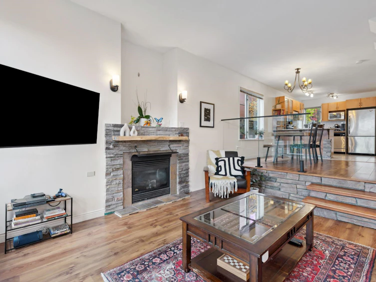 C-229 W 5th Street, North Vancouver, BC, V7M 1J9 - 2