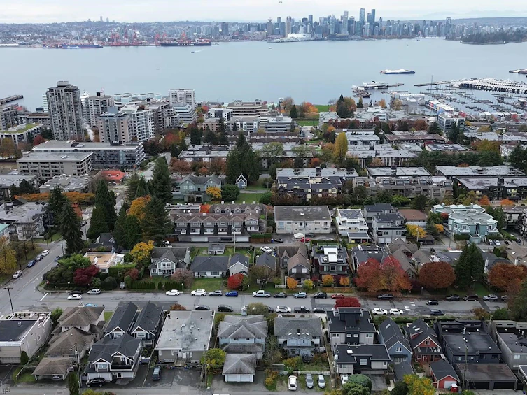 C-229 W 5th Street, North Vancouver, BC, V7M 1J9 - 29