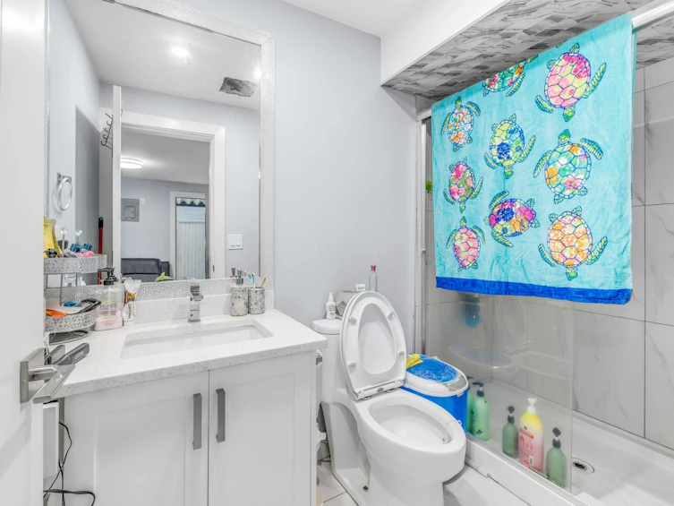 9077 140 Street, Surrey, BC, V3V 5Y8 - 16