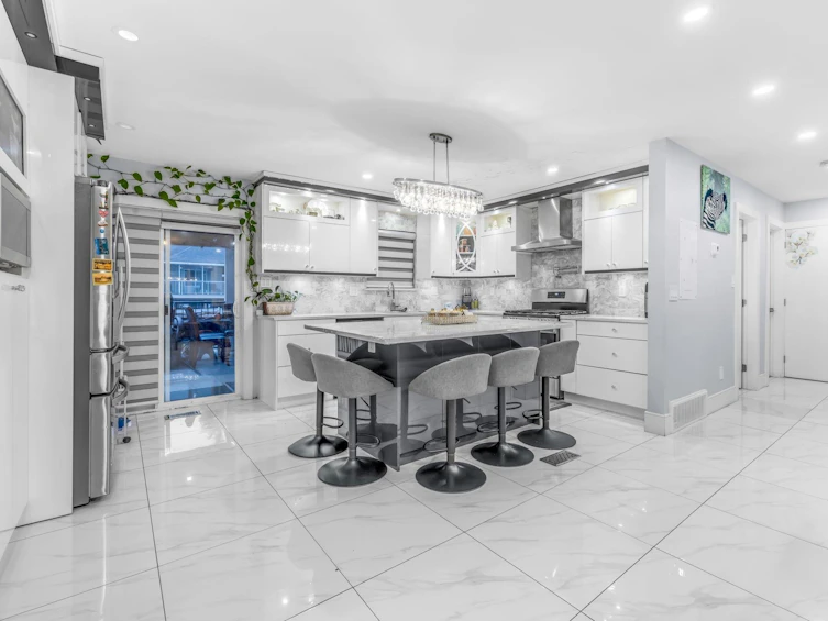 9077 140 Street, Surrey, BC, V3V 5Y8 - 3