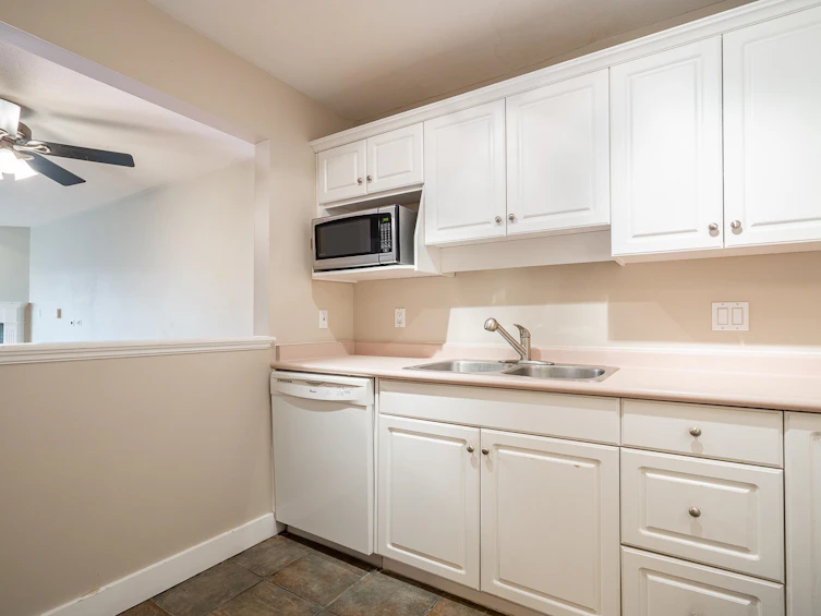 210-32085 George Ferguson Way, Abbotsford, BC, V2T 2K7 - 8
