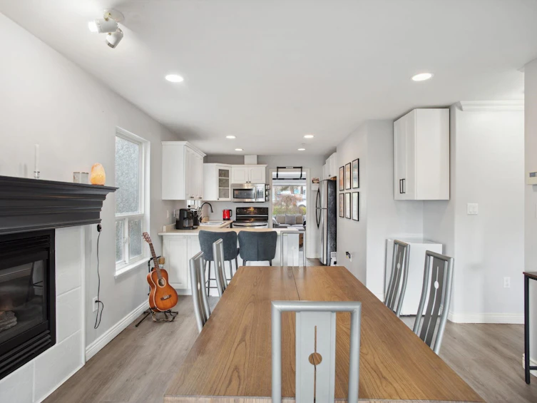 451 W 16th Street, North Vancouver, BC, V7M 1V1 - 12
