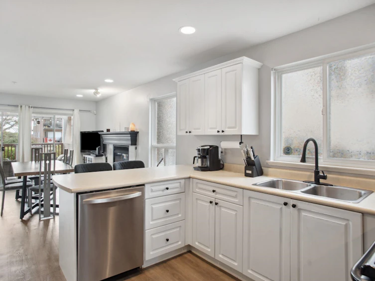 451 W 16th Street, North Vancouver, BC, V7M 1V1 - 10