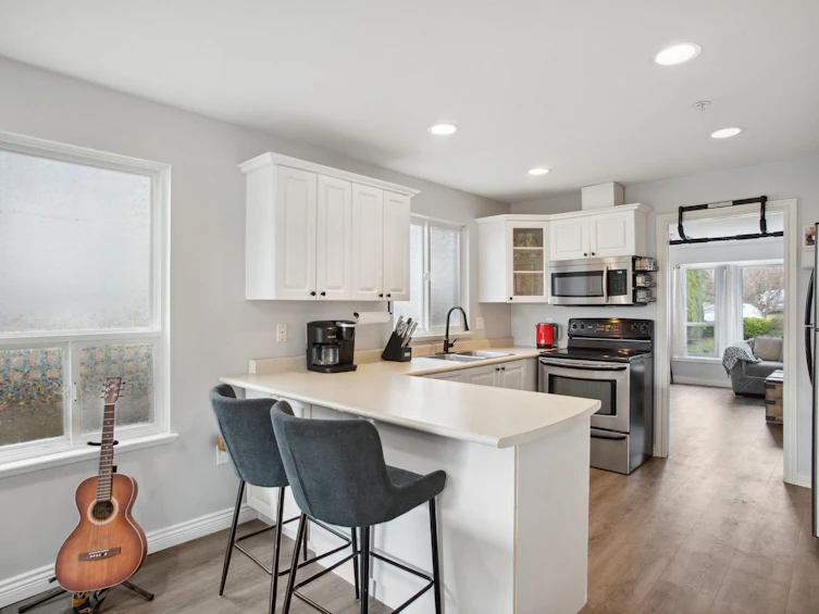 451 W 16th Street, North Vancouver, BC, V7M 1V1 - 11