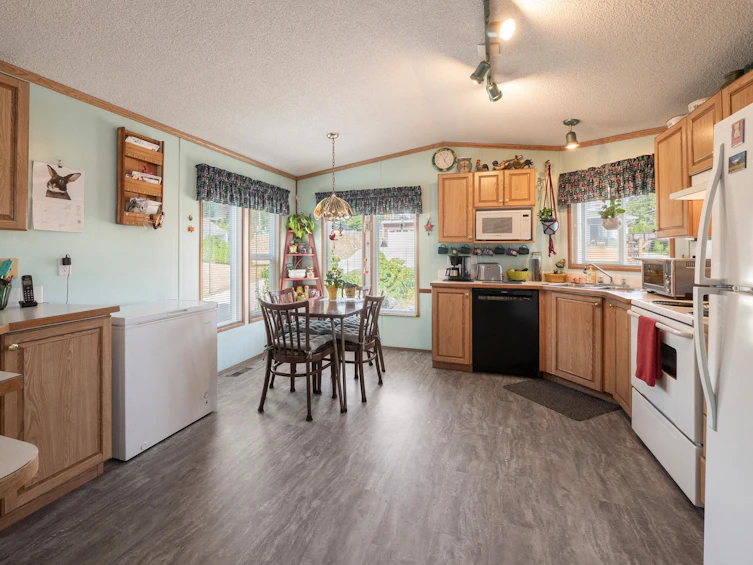 753 Steinbrunner Road, Gibsons, BC, V0N 1V9 - 3