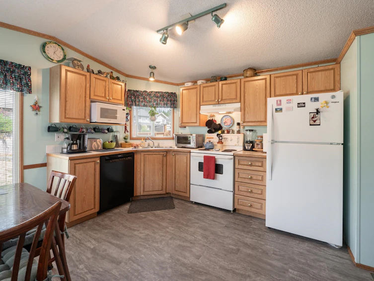 753 Steinbrunner Road, Gibsons, BC, V0N 1V9 - 4
