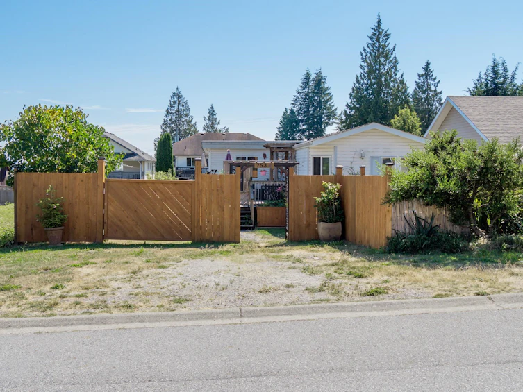753 Steinbrunner Road, Gibsons, BC, V0N 1V9 - 2
