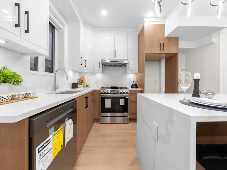 1-7668 Main Street, Vancouver, BC, V5X 3K3 - 14