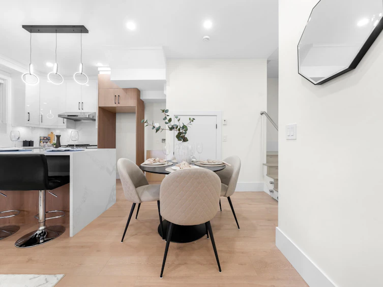 1-7668 Main Street, Vancouver, BC, V5X 3K3 - 8