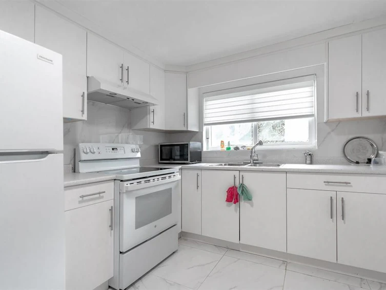 12701 102 Avenue, Surrey, BC, V3V 6N9 - 17