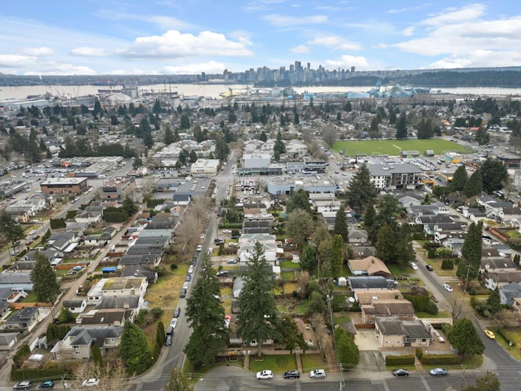 1781 Bowser Avenue, North Vancouver, BC, V7P 2Y6 - 38