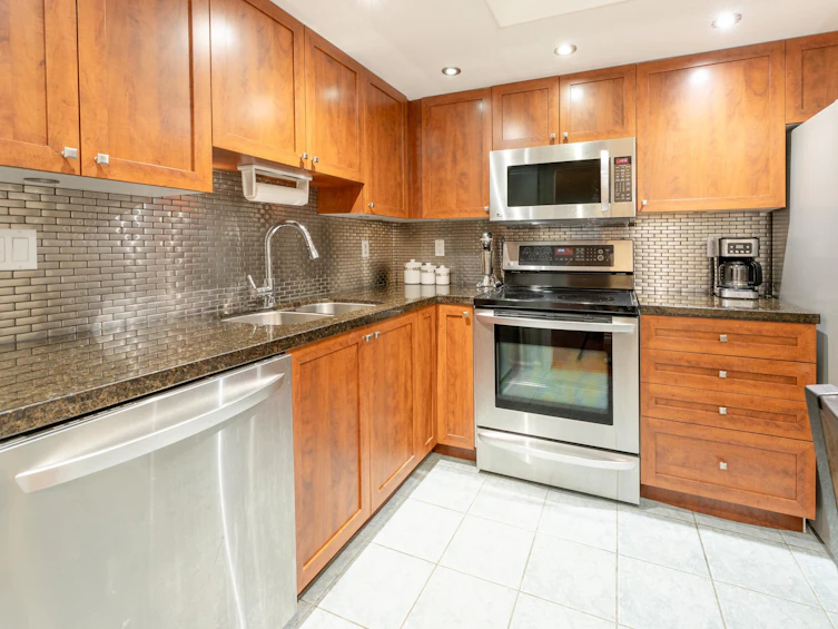 202-200 Newport Drive, Port Moody, BC, V3H 5B7 - 5