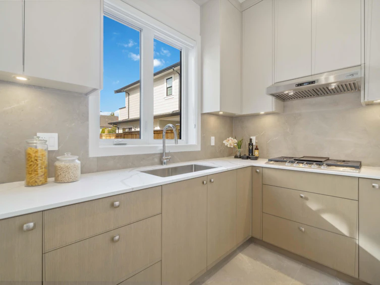 6231 Blundell Road, Richmond, BC, V7C 1H7 - 9