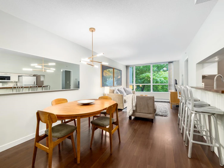 202-1228 Marinaside Crescent, Vancouver, BC, V6Z 2W4 - 2