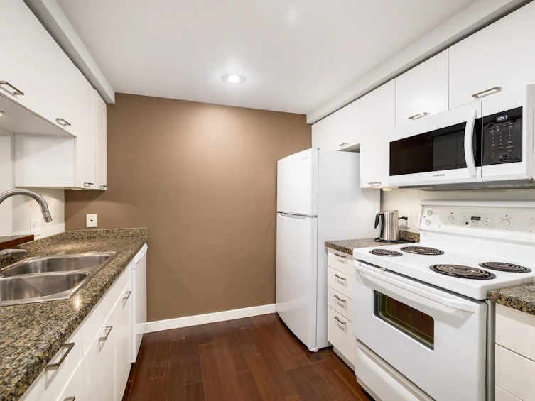 202-1228 Marinaside Crescent, Vancouver, BC, V6Z 2W4 - 7