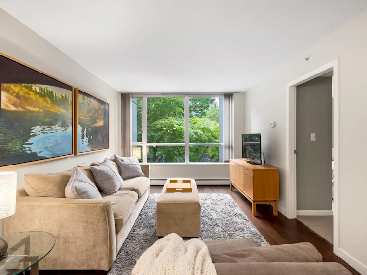 202-1228 Marinaside Crescent, Vancouver, BC, V6Z 2W4