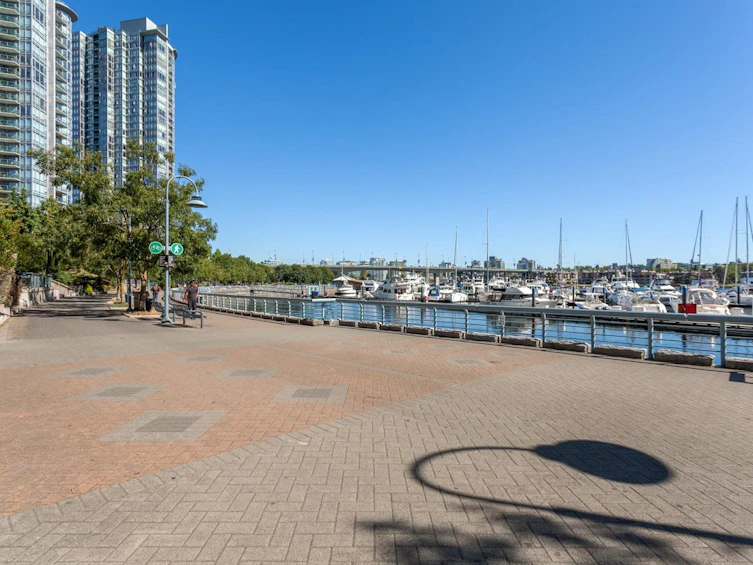 202-1228 Marinaside Crescent, Vancouver, BC, V6Z 2W4 - 19