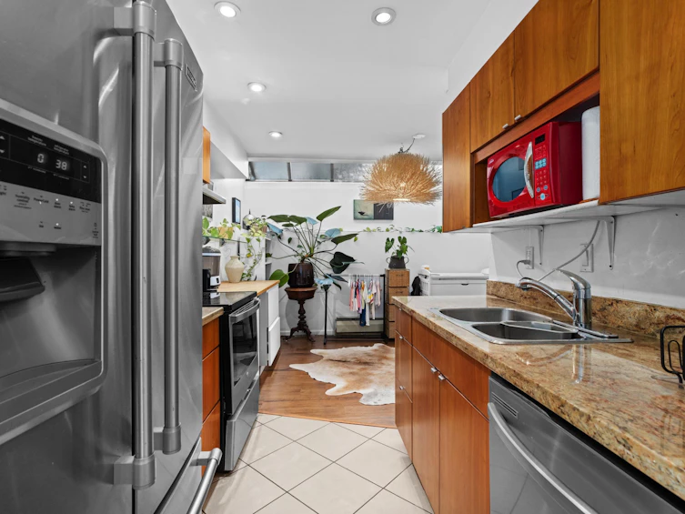 109-1855 Nelson Street, Vancouver, BC, V6G 1M9 - 6