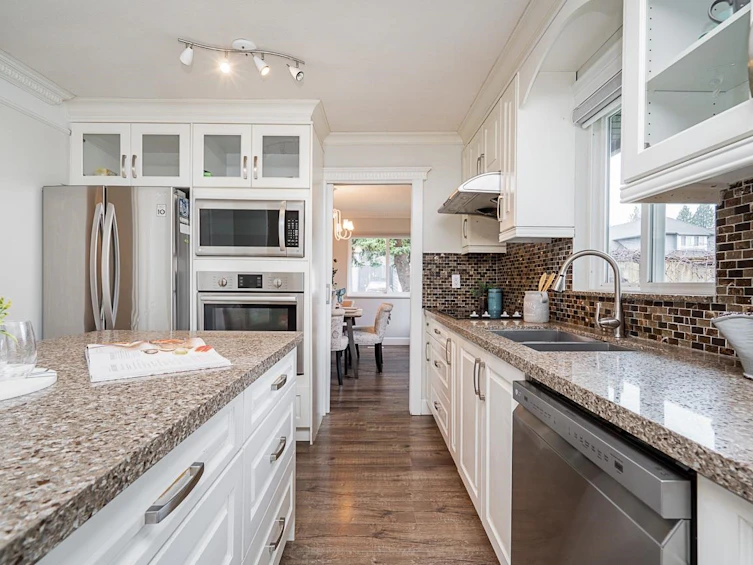 15153 96a Avenue, Surrey, BC, V3R 9Z3 - 13