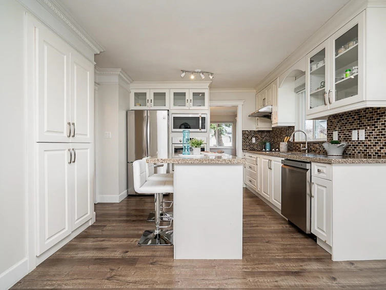 15153 96a Avenue, Surrey, BC, V3R 9Z3 - 16
