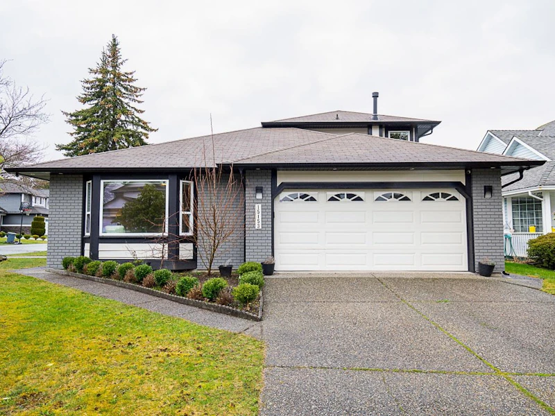 15153 96a Avenue, Surrey BC V3R 9Z3