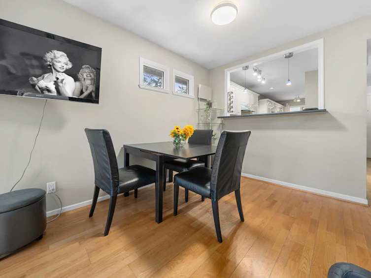 203-1538 Bowser Avenue, North Vancouver, BC, V7P 2Y3 - 6
