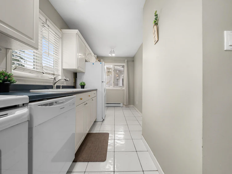 203-1538 Bowser Avenue, North Vancouver, BC, V7P 2Y3 - 16