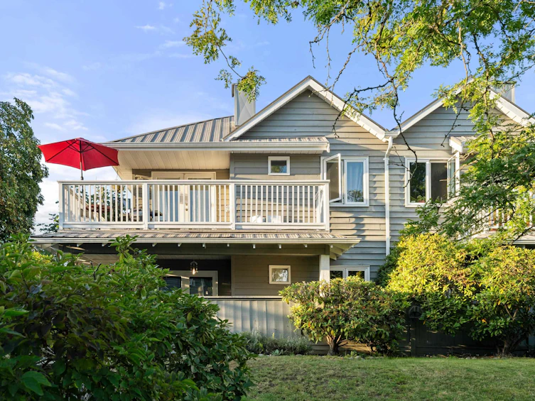 203-1538 Bowser Avenue, North Vancouver, BC, V7P 2Y3