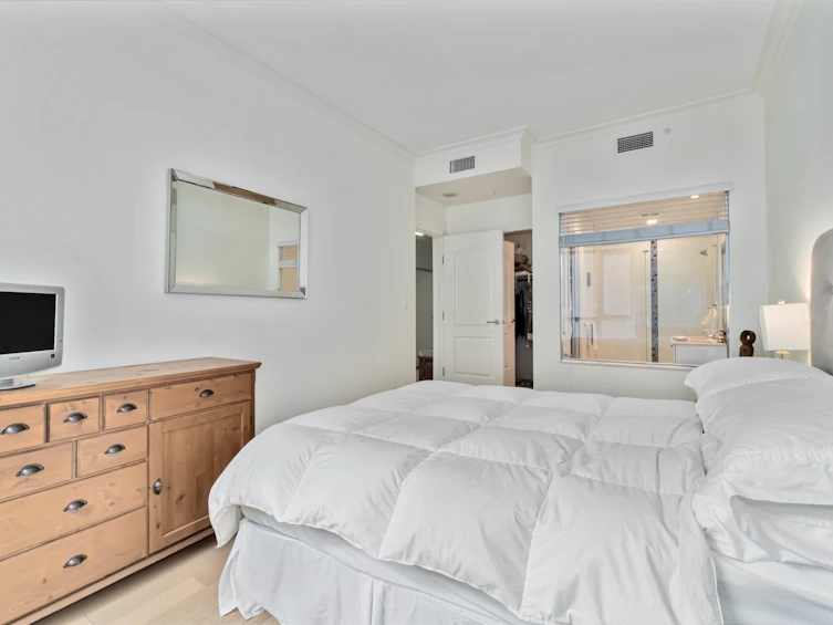201-162 Victory Ship Way, North Vancouver, BC, V7L 0B4 - 9
