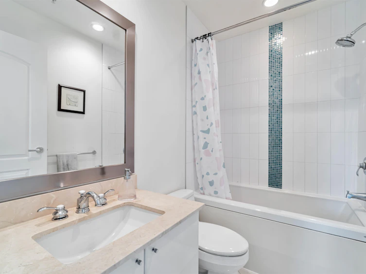201-162 Victory Ship Way, North Vancouver, BC, V7L 0B4 - 15