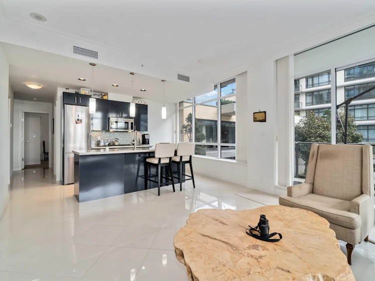 201-162 Victory Ship Way, North Vancouver, BC, V7L 0B4 - 4