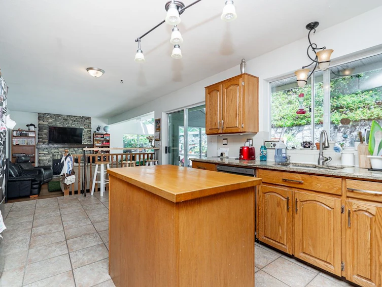 2150 Hill Drive, North Vancouver, BC, V7H 2N6 - 7