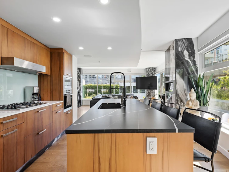201-1565 W 6th Avenue, Vancouver, BC, V6J 1R1 - 11