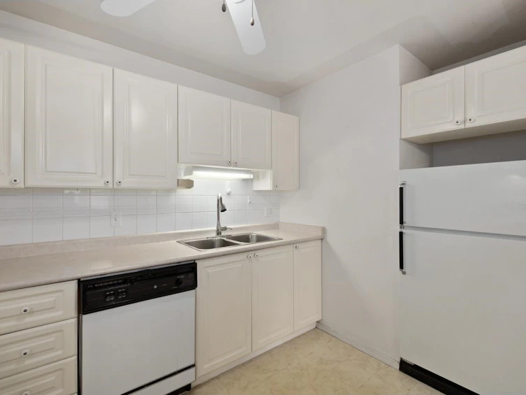206-5875 Imperial Street, Burnaby, BC, V5J 1G4 - 16