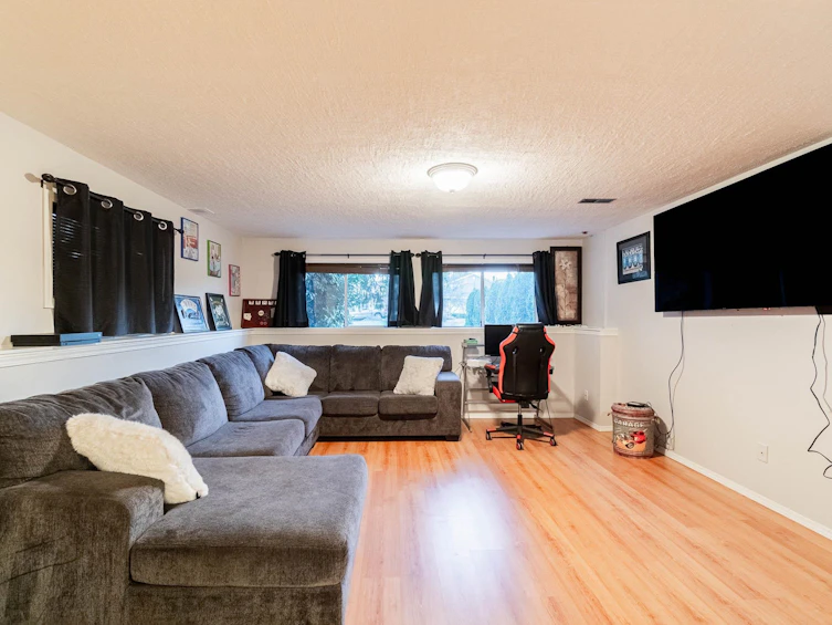 8013 Dunsmuir Street, Mission, BC, V2V 4S2 - 26