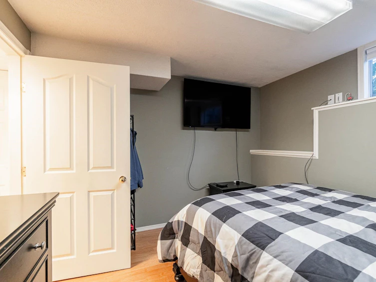 8013 Dunsmuir Street, Mission, BC, V2V 4S2 - 33