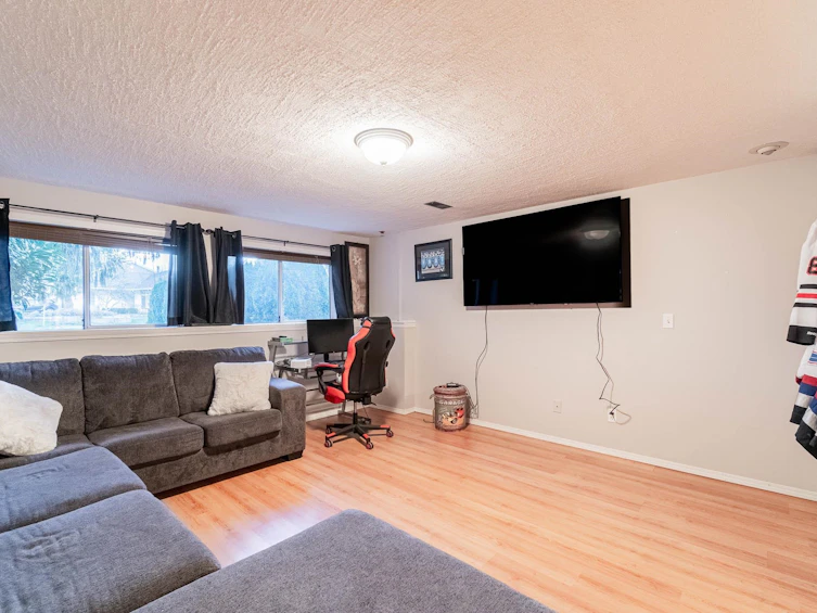 8013 Dunsmuir Street, Mission, BC, V2V 4S2 - 29