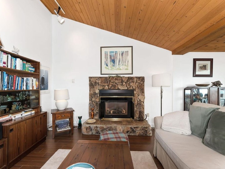 1029 Gower Point Road, Gibsons, BC, V0N 1V3 - 10