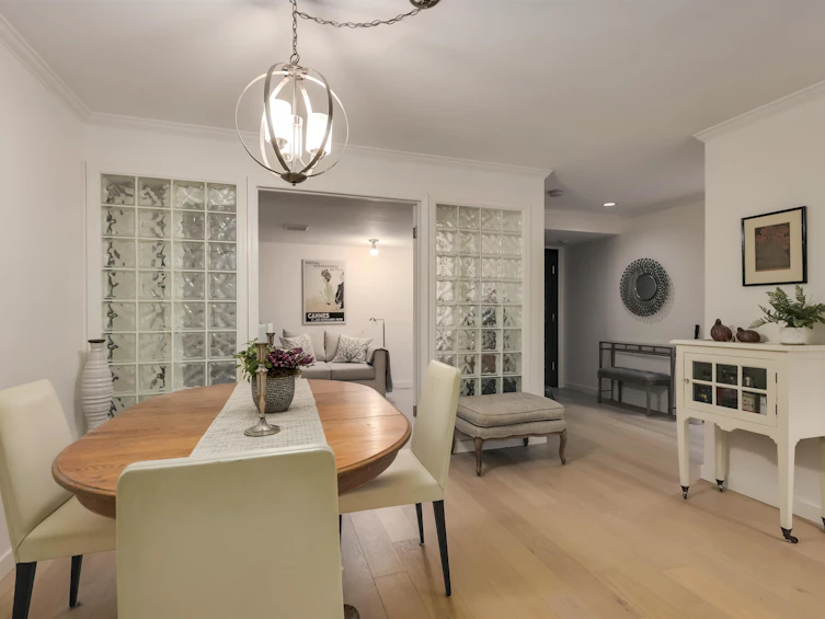 206-3383 Capilano Crescent, North Vancouver, BC, V7R 4W7 - 6